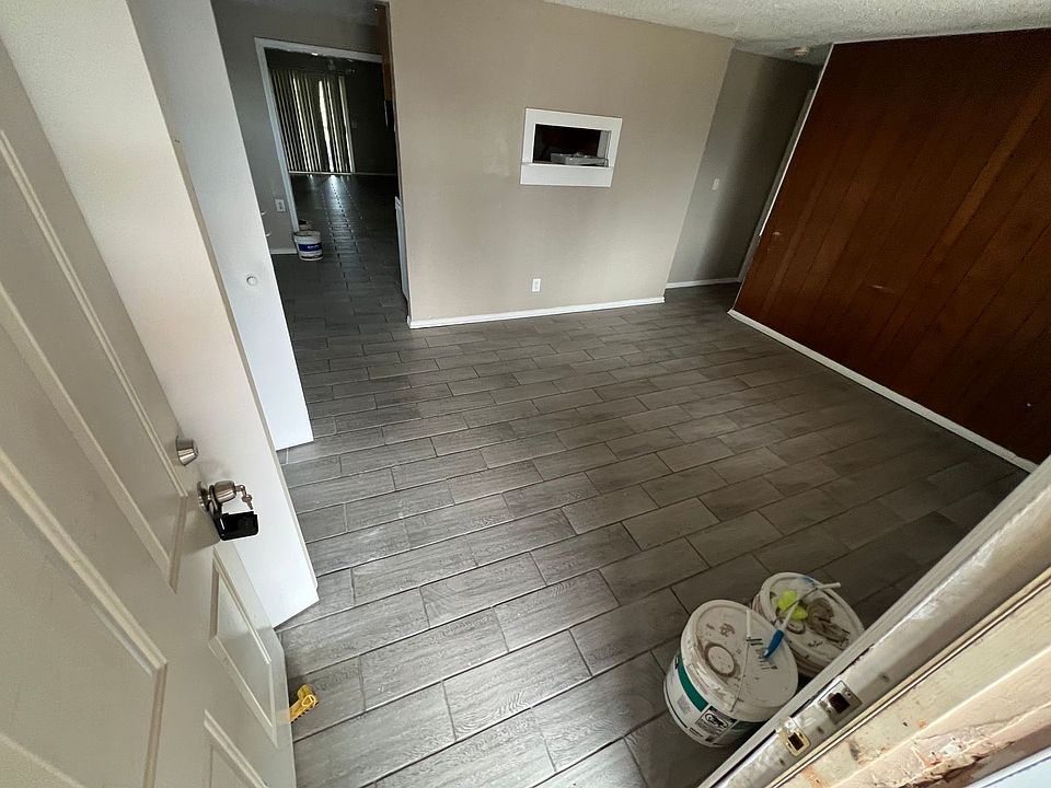 1st image of 3704 SE 23rd St