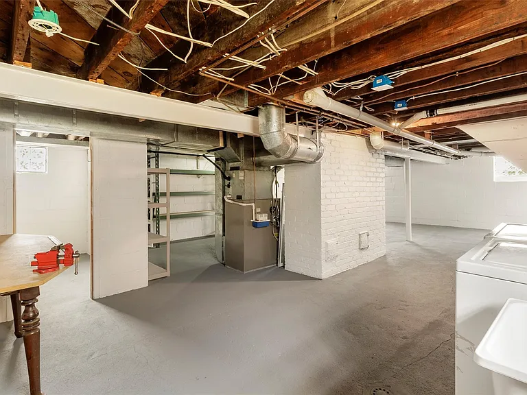 33316 Jefferson Ave — Photo 40