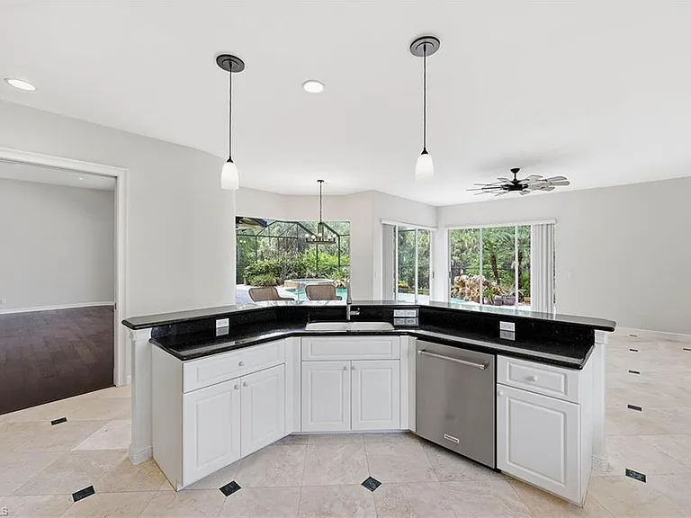 25820 Creekbend Dr — Photo 12