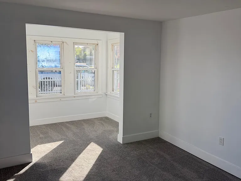6696 Washington Ave — Photo 5