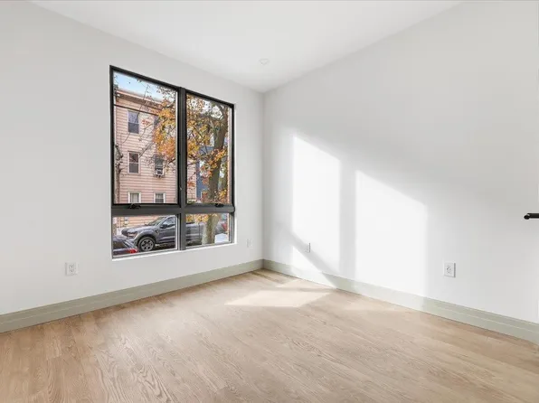 392 1st Street image 18 of 35