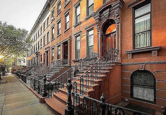 4th image of 332 W 49th St APT 4RE