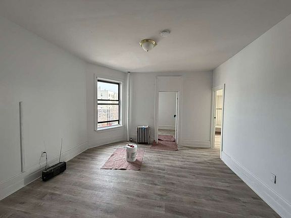 3rd image of 312 E 197th St #4D