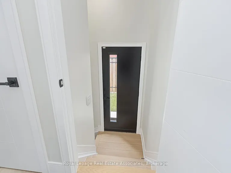 37 Windsor Rd — Photo 16