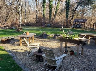 52 Essex Rd, Ipswich, MA 01938