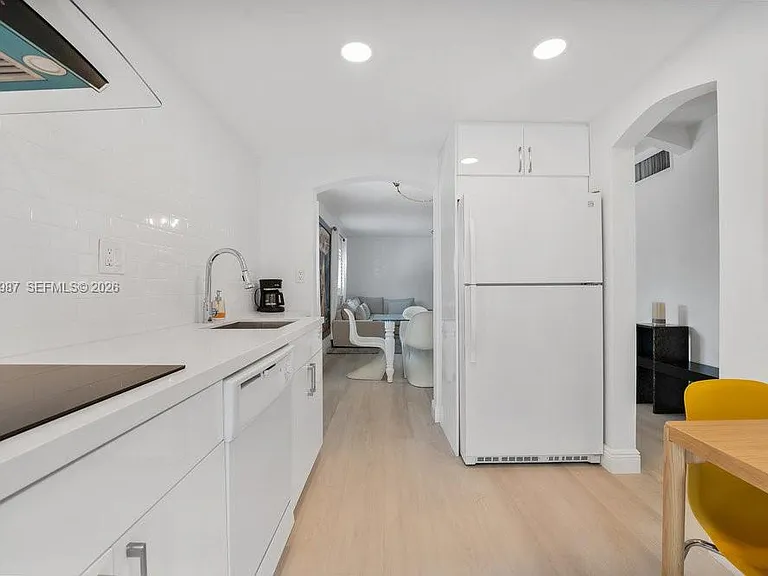 240 Galen Dr #112 — Photo 12