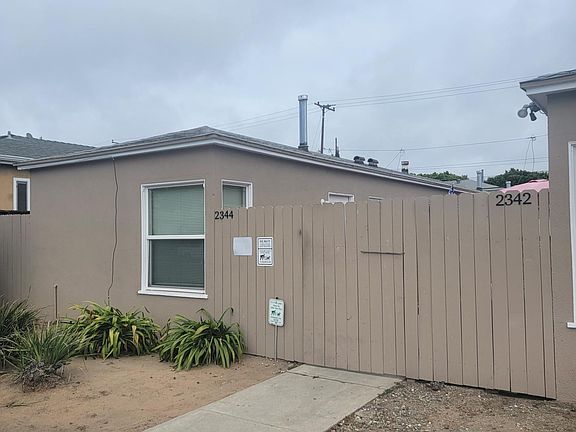 2nd image of 2344 Ocean Park Blvd #C