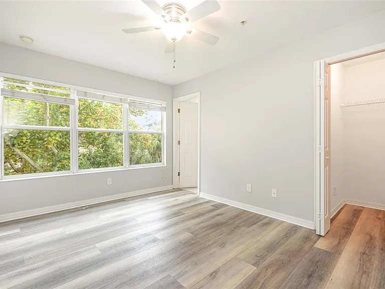 1125 Grantham Dr — Photo 16