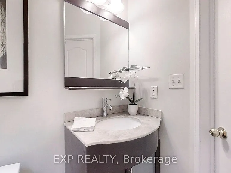 8 Hacienda Dr — Photo 13