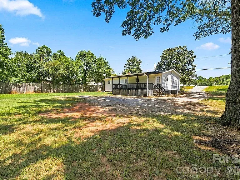 3 bed, 1224 sqft, $1,850 — Photo 4