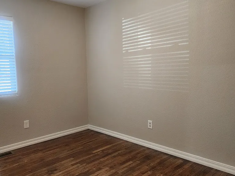 607 Lynn Ave — Photo 13