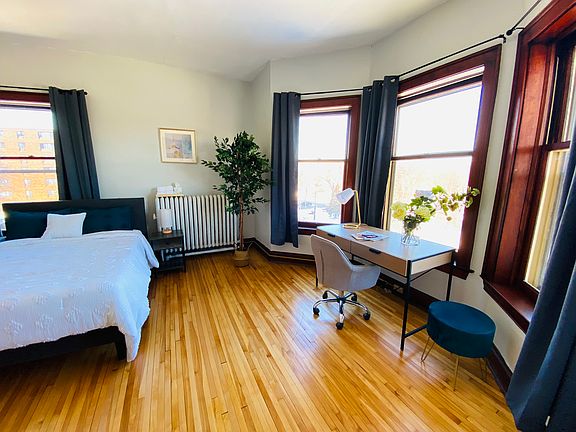 3rd image of 214 4th St E #5F