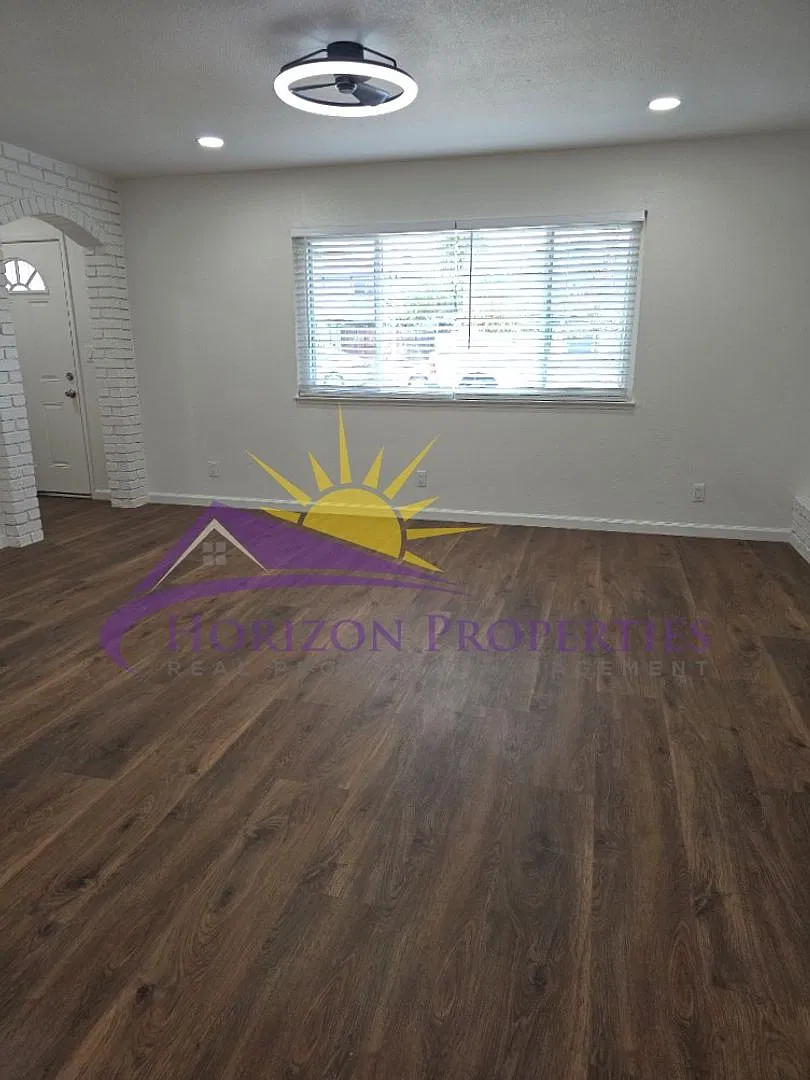 5742 Blachly Way — Photo 3
