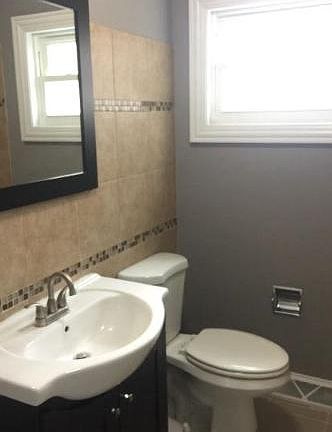 5th image of 14622 Blackstone Ave #House