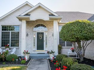 399 Arrowhead Dr, Perrysburg, OH 43551