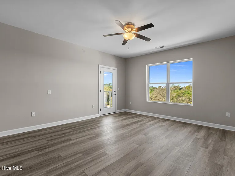 2272 Dolphin Shores Dr SW #402 — Photo 10