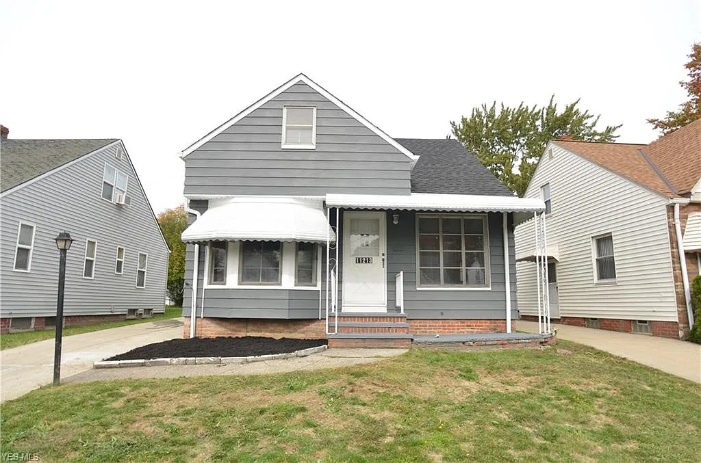 11213 Brunswick Ave photo 1
