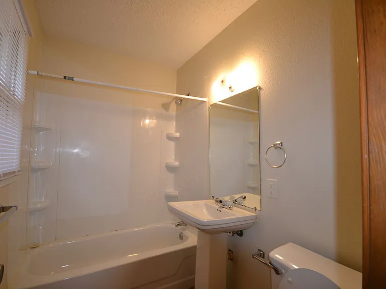 1111 S Carl St — Photo 12