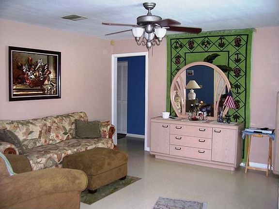 5th image of 9860 Fairway Cir