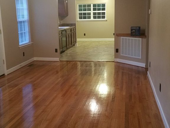 5th image of 1 E Morgan Ln