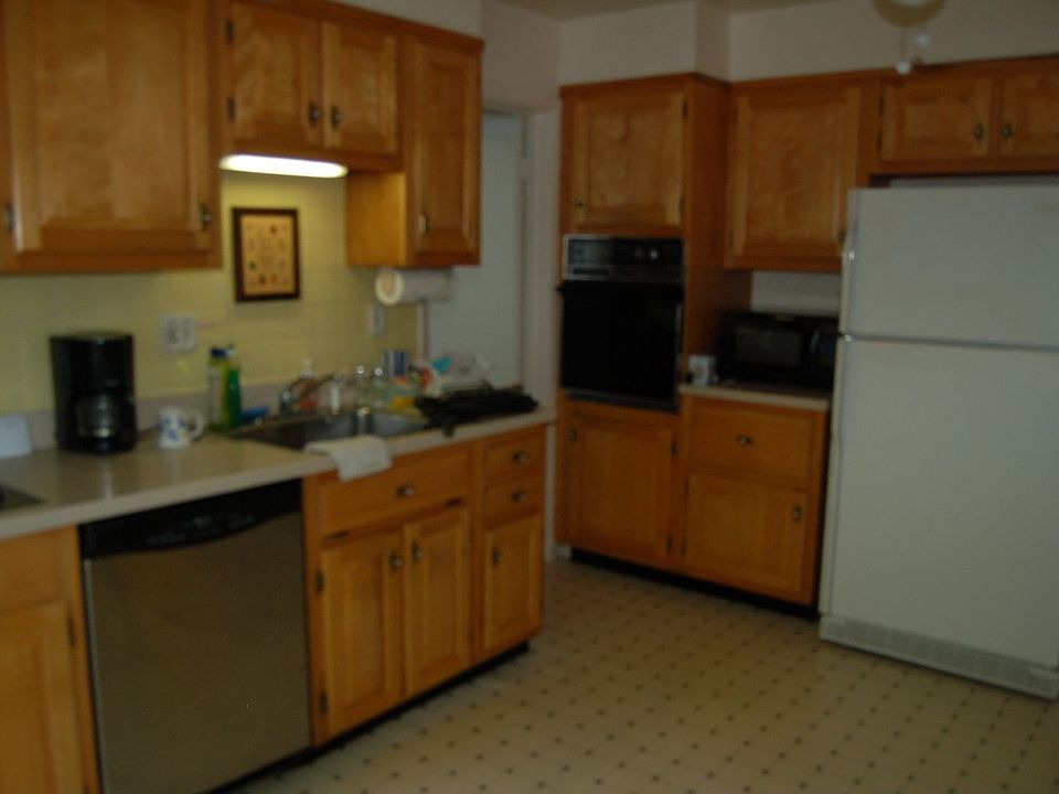 2nd image of 411 Neale Ave
