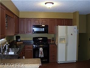4th image of 4068 Beverly Hills Dr