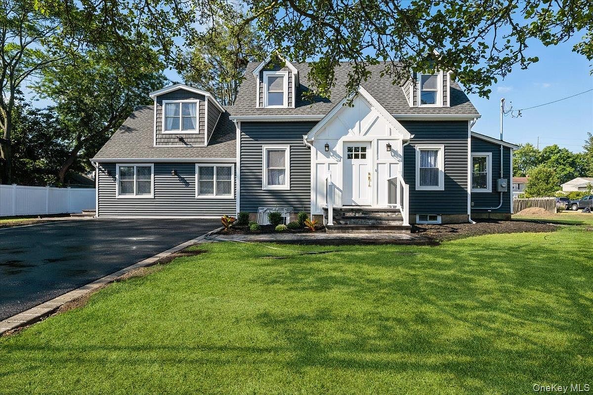 24 Charles Street, Hicksville, NY 11801 | Zillow