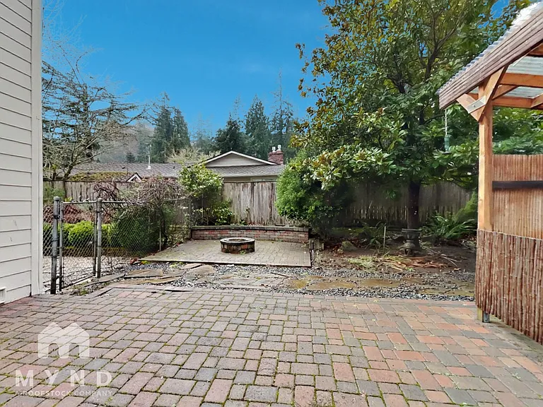 17906 NE 25th St — Photo 33