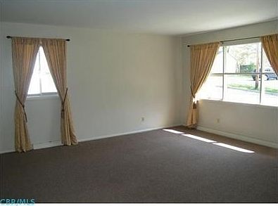 3rd image of 164 Parkview Ave