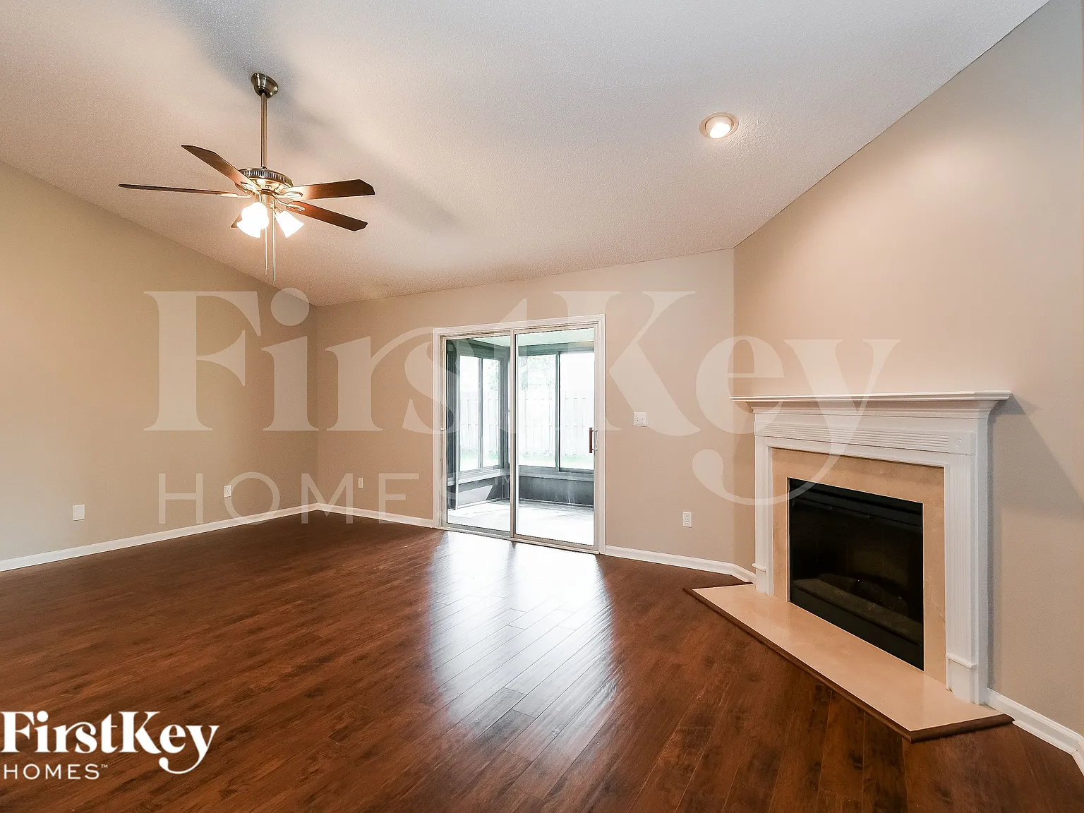 3 bed, 2.0 bath, 1594 sqft, $2,255 — Photo 4
