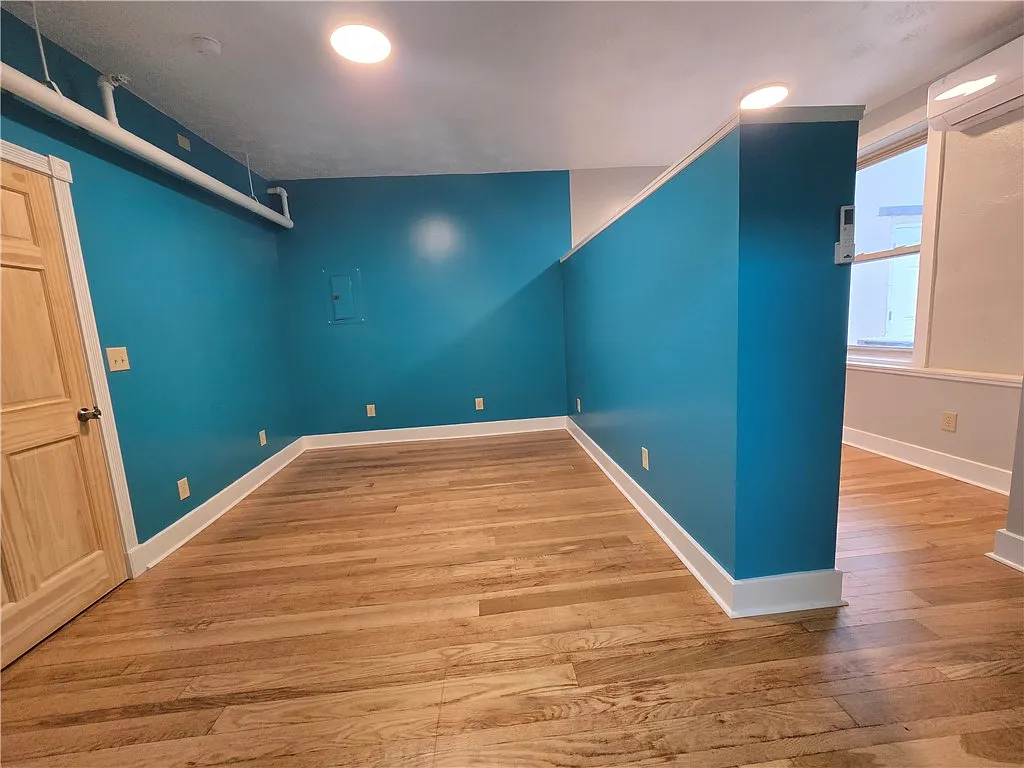 Studio, 1.0 bath, 11232 sqft, $1,000 — Photo 3