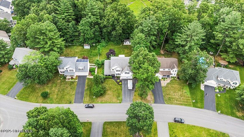 3rd image of 124 Woodfield Boulevard