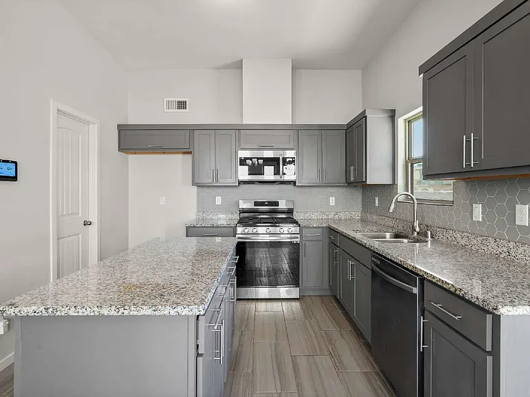 629 Cedarwood Ave — Photo 13