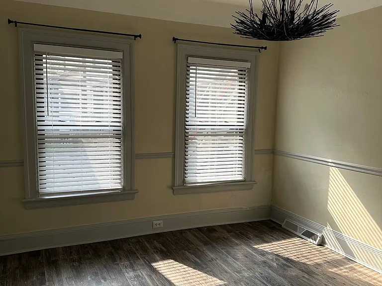 1266 W 112th St #TOWNHOUSE — Photo 7