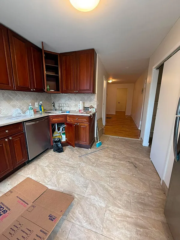 272 1st Street R4