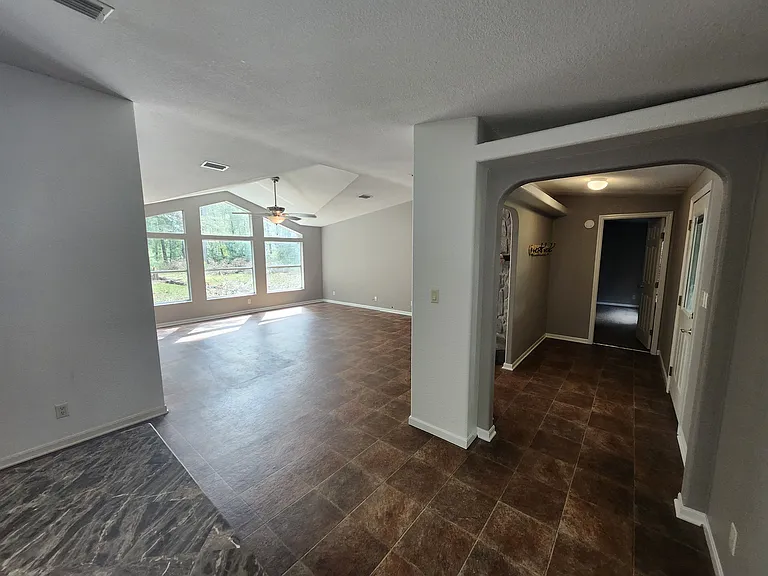 SW Buck Ct — Photo 6