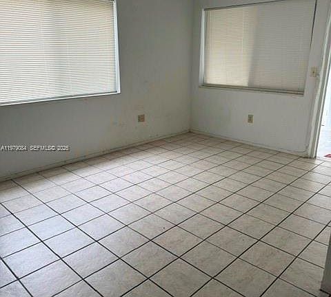 5th image of 2430 NE 135th St APT 102