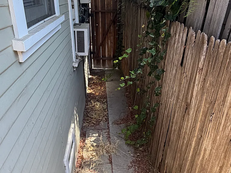 814 Main St #5 — Photo 9