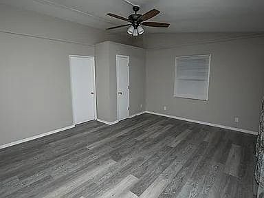 3rd image of 2524 Oxford St