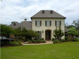 1074 Angelwood Cir, Breaux Bridge, LA 70517