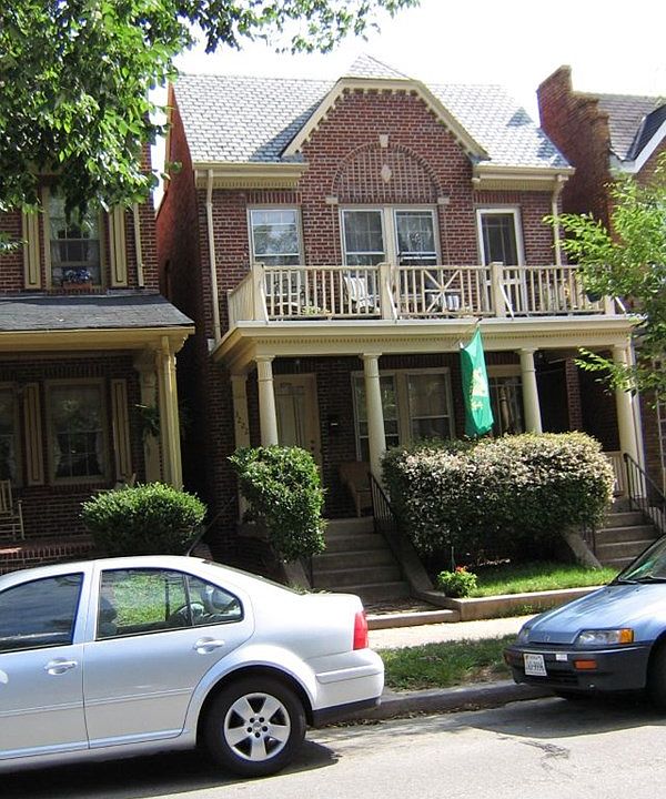 1st image of 3222A Park Ave