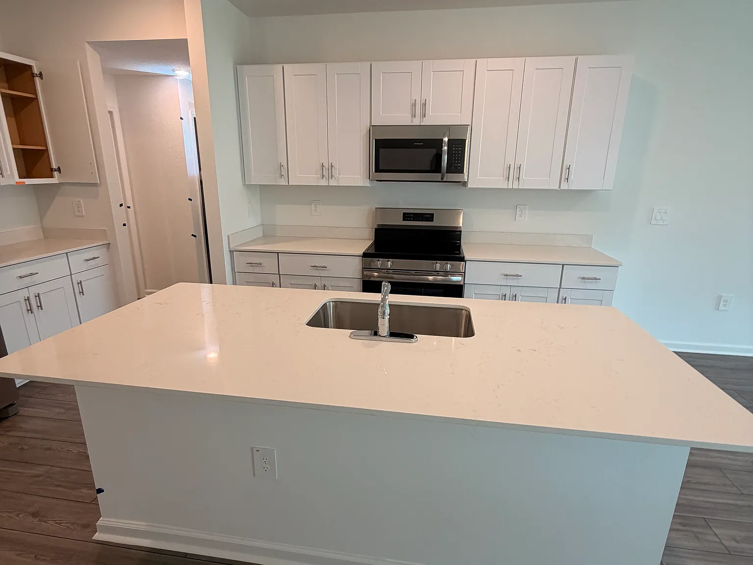 3 bed, 1429 sqft, $1,950 — Photo 4