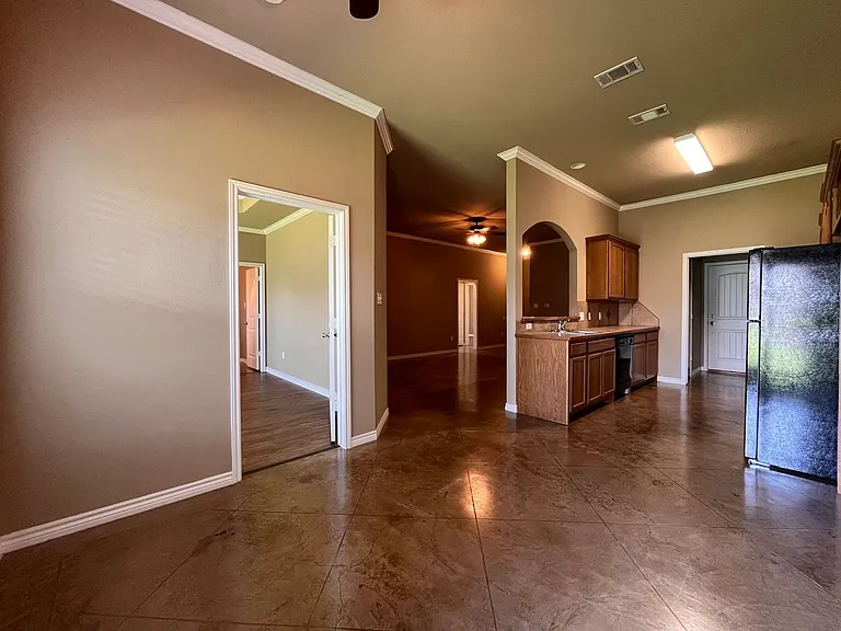 3037 Breton St — Photo 11