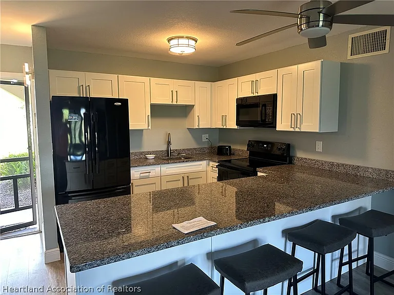 102 Fairway Ct #102 — Photo 13