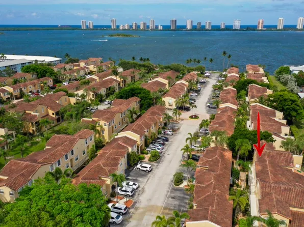 1020 Lake Shore Drive #202, Lake Park, FL 33403