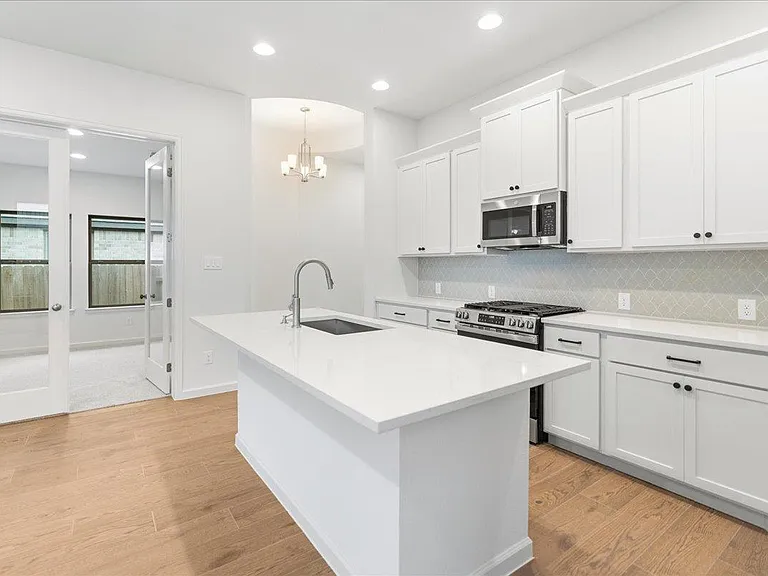 154 Blackborrow Dr — Photo 6