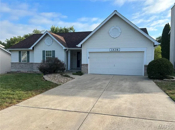 1436 Snowbird Ln, O'Fallon, MO 63366