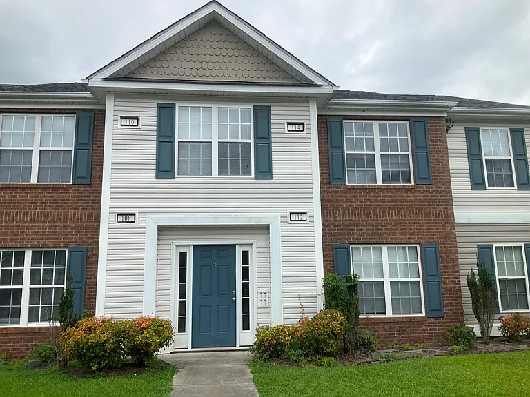 110 John Ct