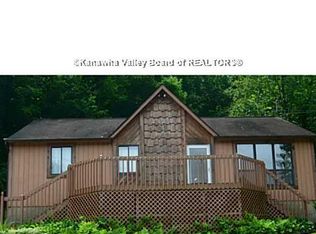 184 Lowell Dr, Elkview, WV 25071