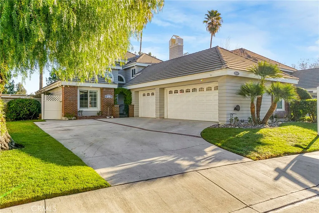 4 bed, 2.5 bath, 2157 sqft, $5,100 — Photo 1